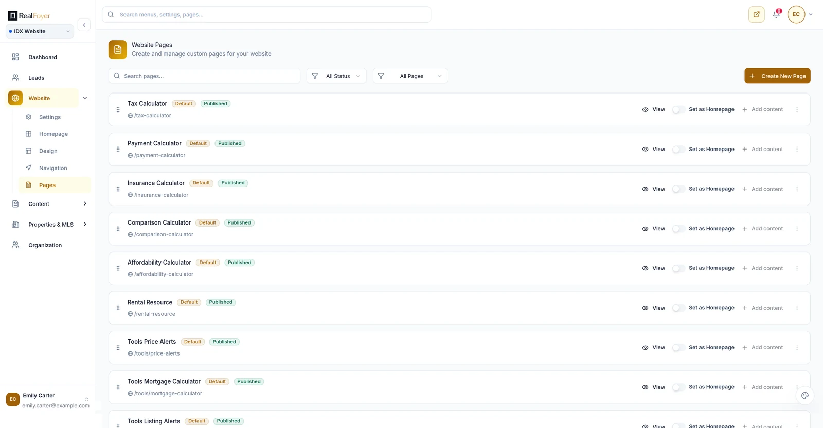 Lista de páginas del sitio en RealFoyer, cada página personalizada con su ruta de URL, su estado y un control para fijarla como página de inicio